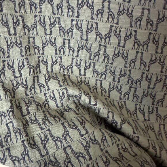 Xhilaration Giraffe Zip Back V-Neck Top Size Lg - Picture 2 of 5